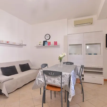 Izzhome Blue Sea Apartment Pula