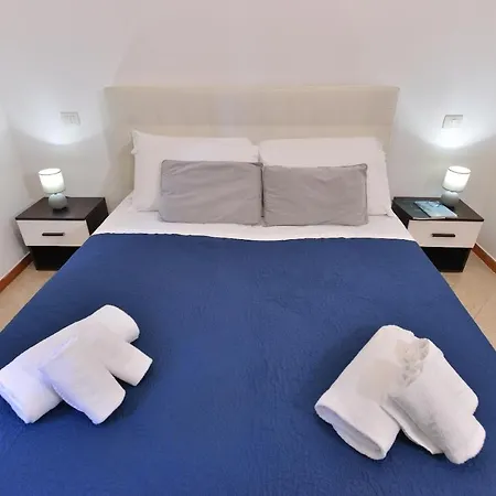 Izzhome Blue Sea Apartment *